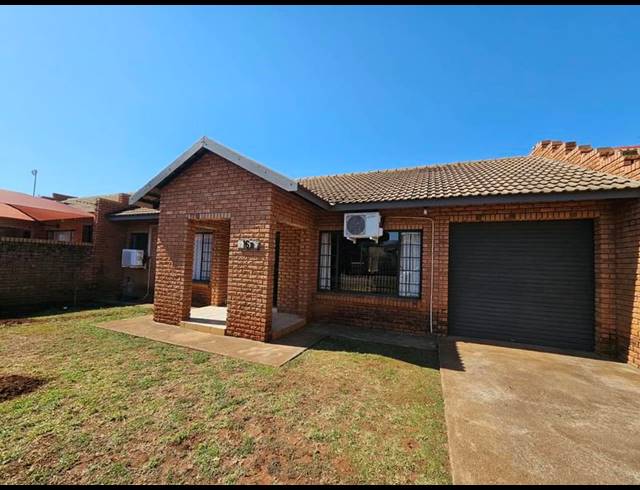 2 BEDROOM TOWNHOUSE FOR SALE IN THABAZIMBI